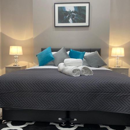 Amazing Central High Street Self Contained Apartments By Syl Watford  Exterior foto